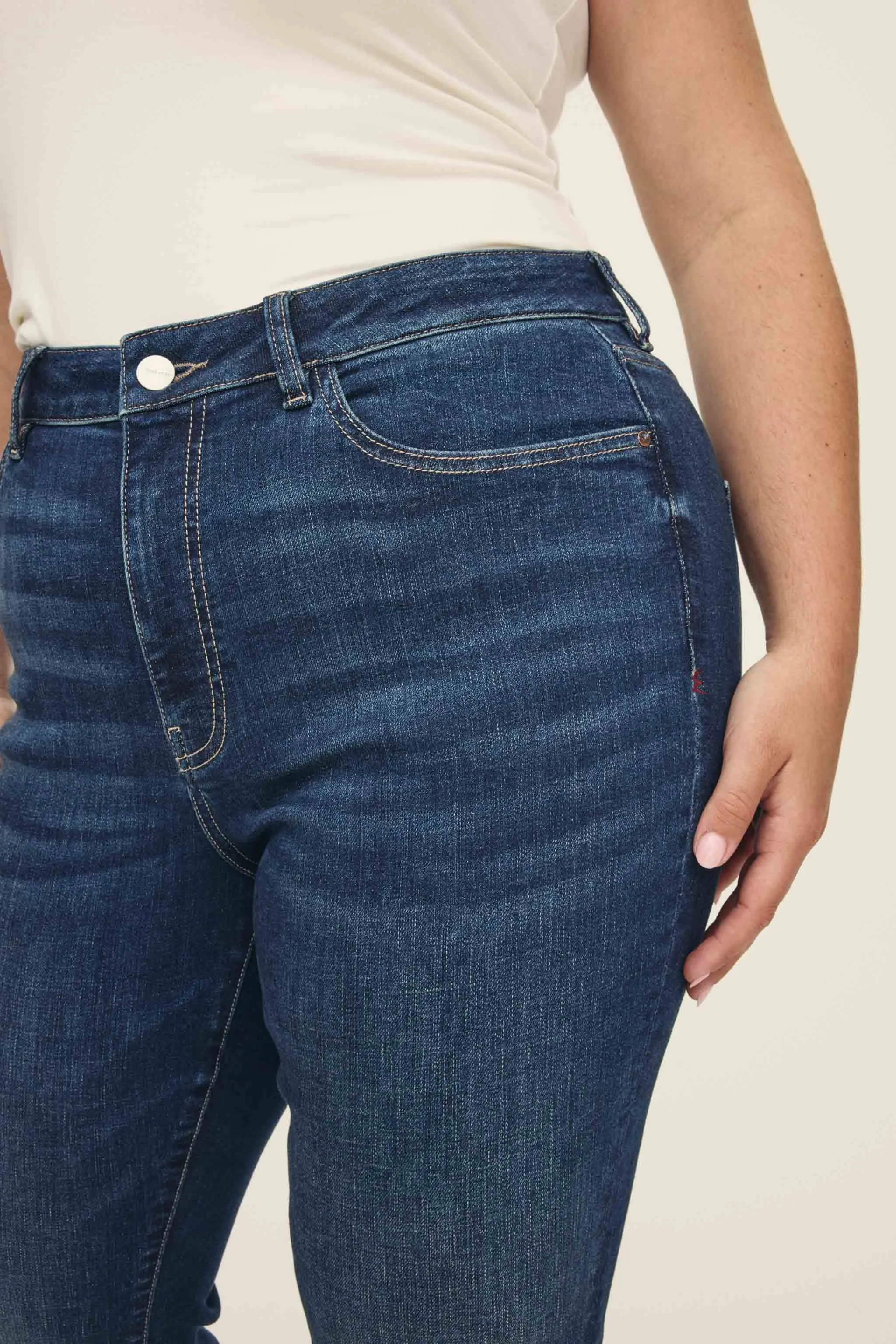 NAO STRETCH PLUS - HIGH RISE BOOTCUT JEANS | VROOM